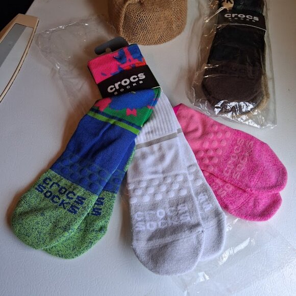 Crocs™ Socks 6 Pairs, Quarter & Crew Assorted New in Bag Never Worn, Unisex (M) - Picture 6 of 12